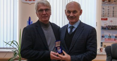 Режиссер Юрий Баженов награжден медалью «200 лет Омской области»